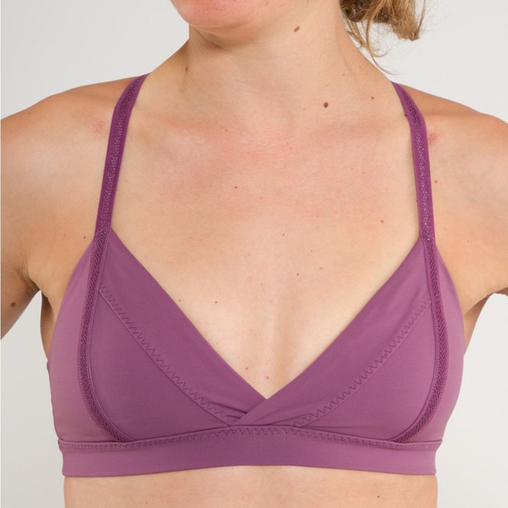 Lululemon dignity bra size 2 muted mauve